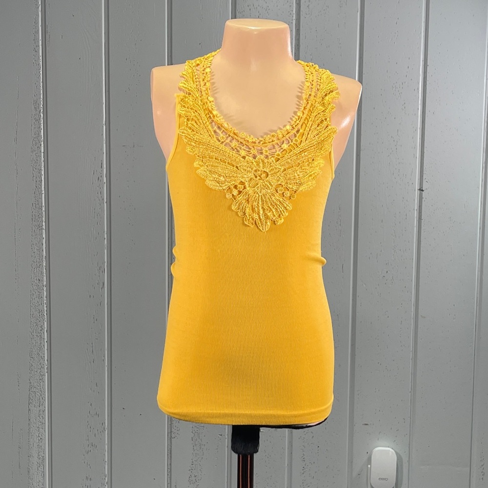 * 🌸 YPP Junior’s Yellow Lace Stretchy Tank Top